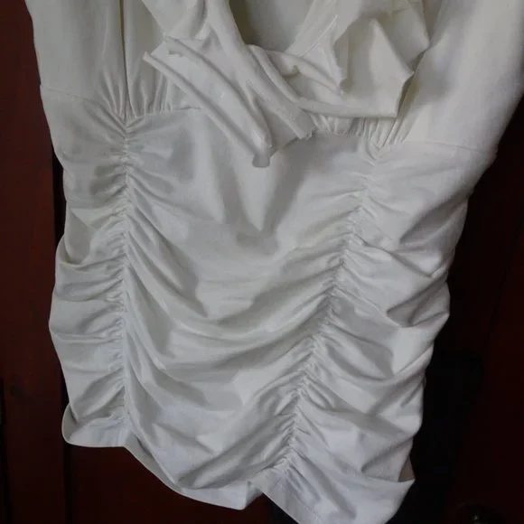 Cabi Low Cut white Sleeveless ruffle top S - Picture 3 of 8